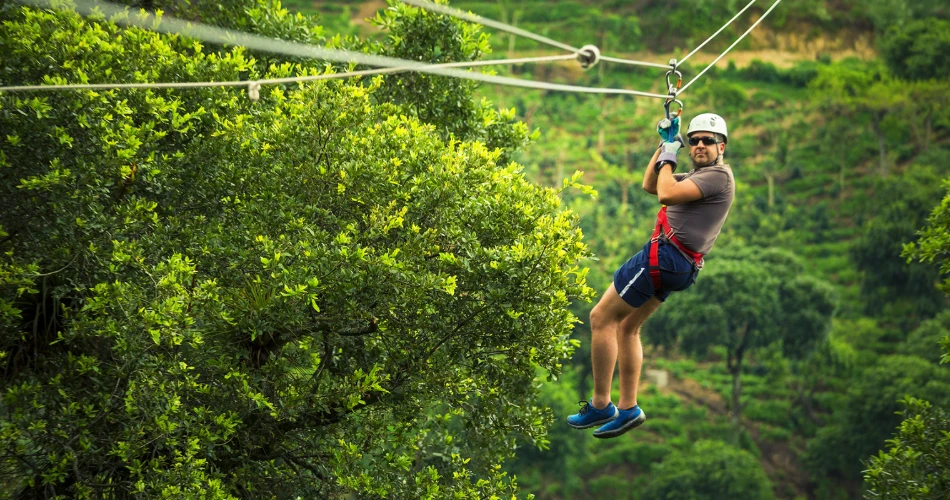 Emociones en tirolesa en el Waldseilpark Kahlenberg
